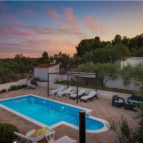6 bedroom villa with pool in Milna, Brac Island sleeps 11